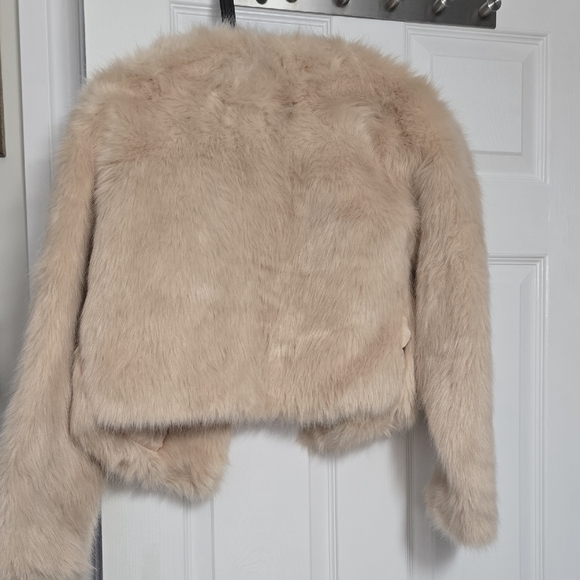 Fashion Nova Faux Fur Cropped Jacket - Beige/Cream - Picture 7 of 10